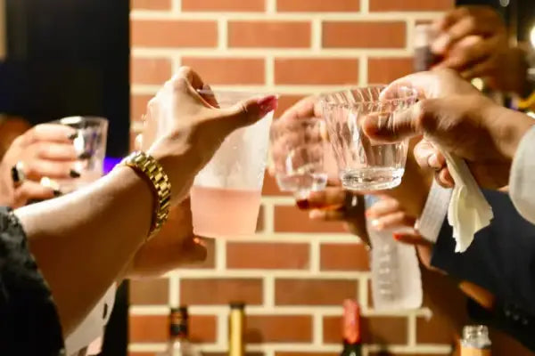 Cosa succede se si mischiano CBD e alcol?